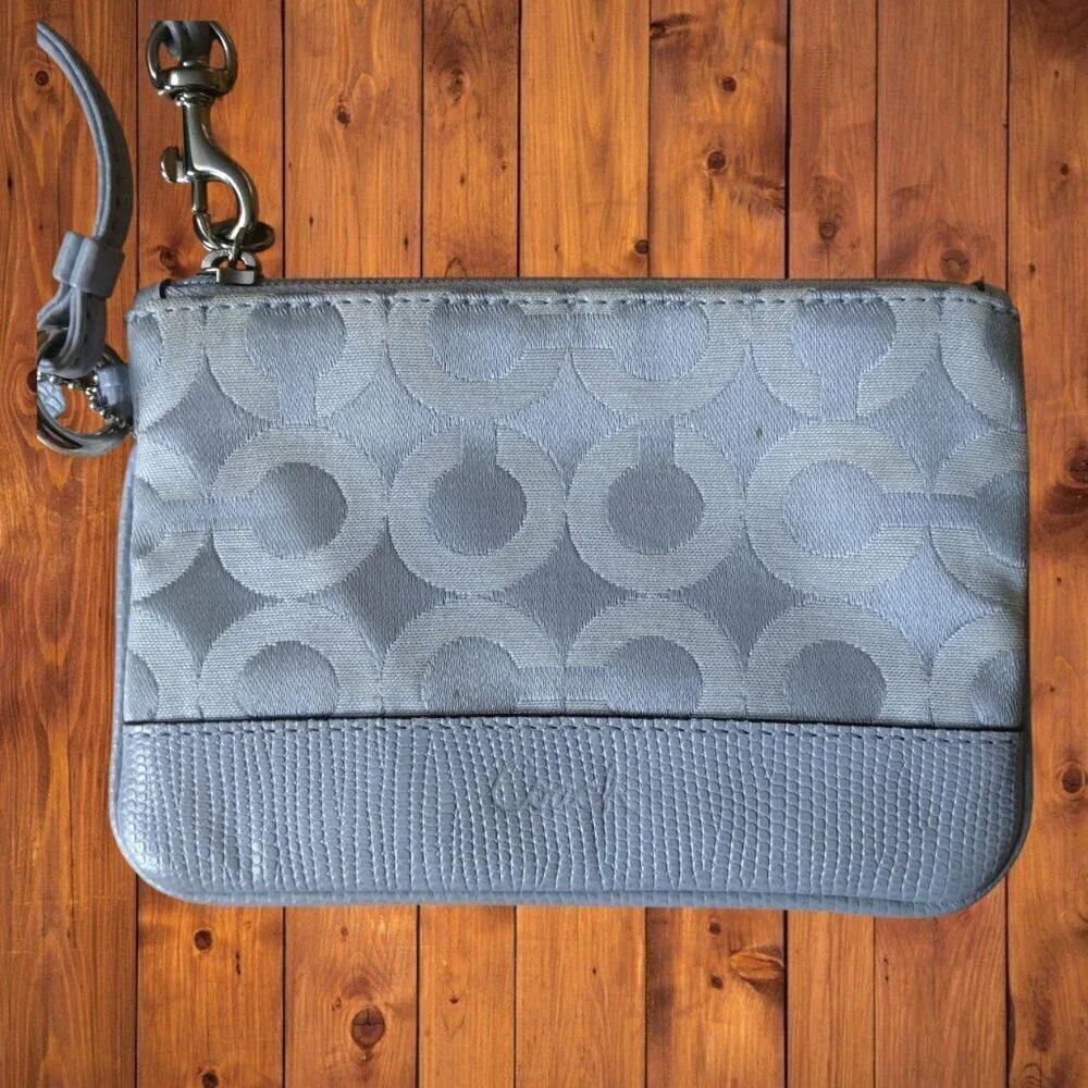 Coach Kristin OP ART Fog Light Gray Sateen Wristlet Signature Classic Charm